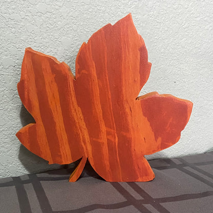 Maple Leaf Shelf Sitter